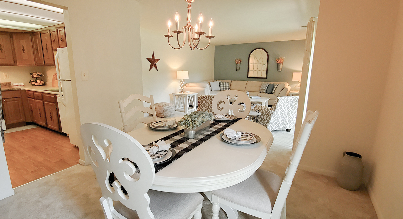 Dining Room at Cinnamon Ridge Apartments, Cockeysville, Maryland